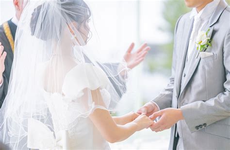 結婚式 .